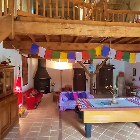 Guest house En Pascot: Charming With Two Additional *