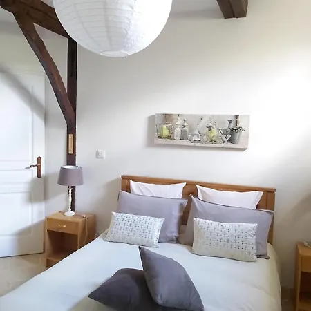 En Pascot: Charming With Two Additional Guest house
