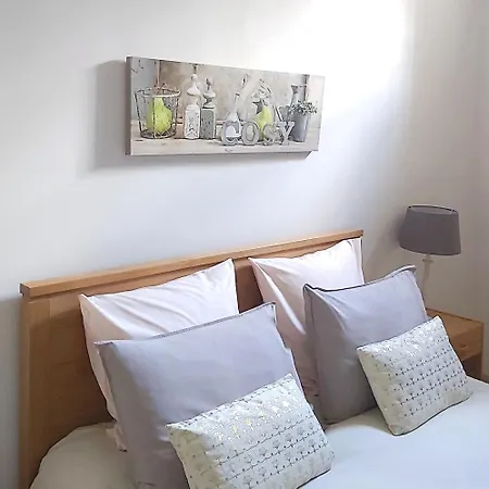 En Pascot: Charming With Two Additional Guest house *