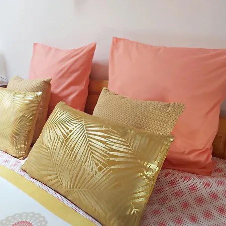 Guest house En Pascot: Charming With Two Additional *