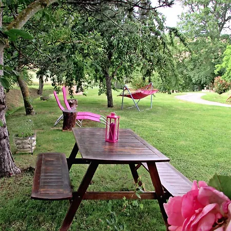 Guest house En Pascot: Charming With Two Additional