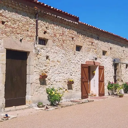 En Pascot: Charming With Two Additional Guest house *