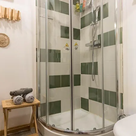 Penzion En Pascot - Avec Salle De Bain Privative Et 2 Avec Salle De Bain Commune - Billard, Jardin Et Barbecue - A 10 Min De Villefranche, Nailloux Et Du Canal Du Midi - A Louer Separement Ou Ensemble