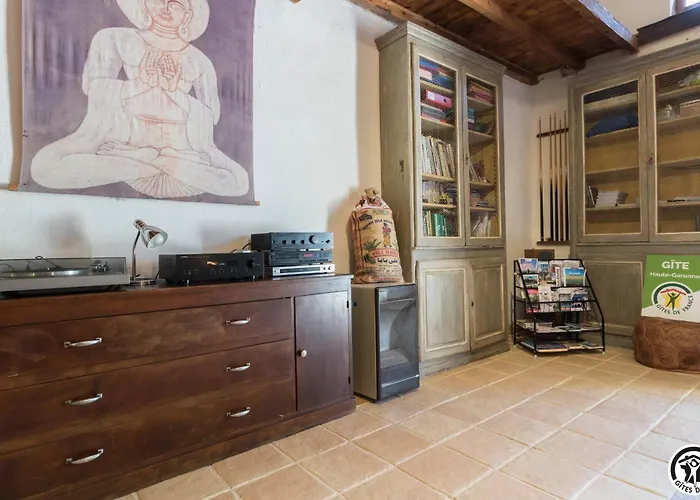 En Pascot - Avec Salle De Bain Privative Et 2 Avec Salle De Bain Commune - Billard, Jardin Et Barbecue - A 10 Min De Villefranche, Nailloux Et Du Canal Du Midi - A Louer Separement Ou Ensemble 게스트하우스